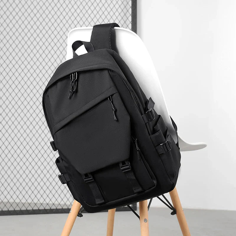 Sac à dos ergonomique léger pour télétravailleur nomade avec compartiment ordinateur
