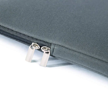 Étui protection MacBook Premium - Vue de côté avec détails de couture