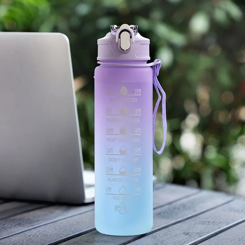 Bouteille d'Eau Sportive Réutilisable avec Paille pour Adultes - 700ml