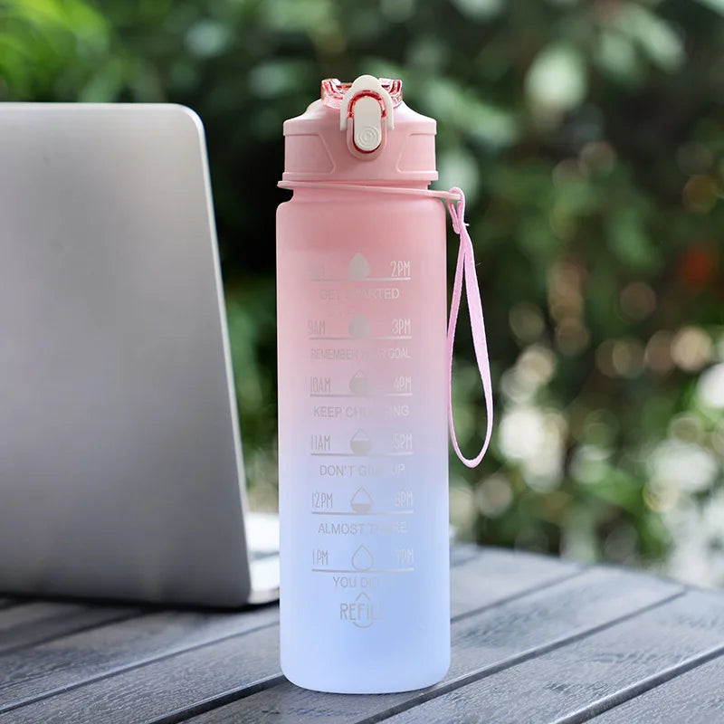Bouteille d'Eau Sportive Réutilisable avec Paille pour Adultes - 700ml