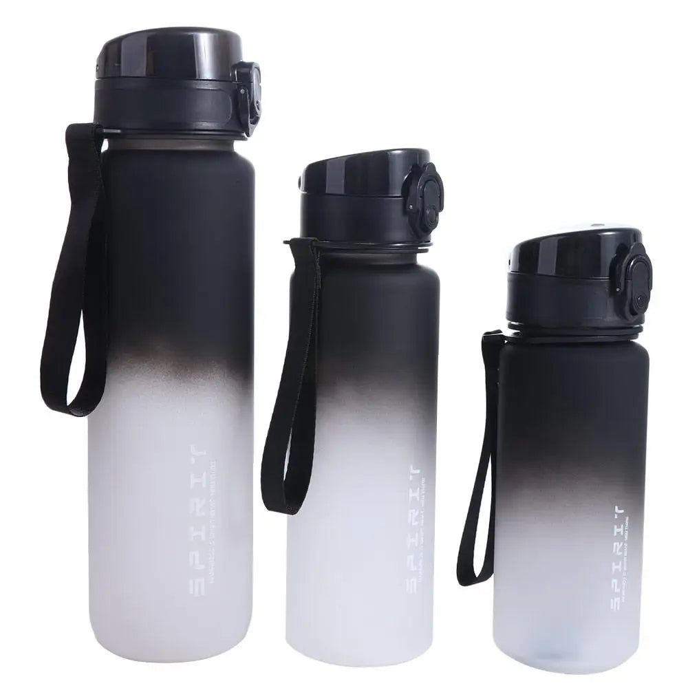Bouteille d'eau sport colorée noir et blanc