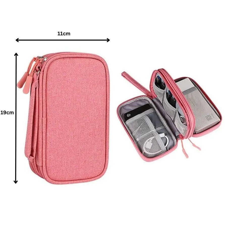 Sac de rangement pour câbles suspendu près d'une armoire pour garder les objets regroupés